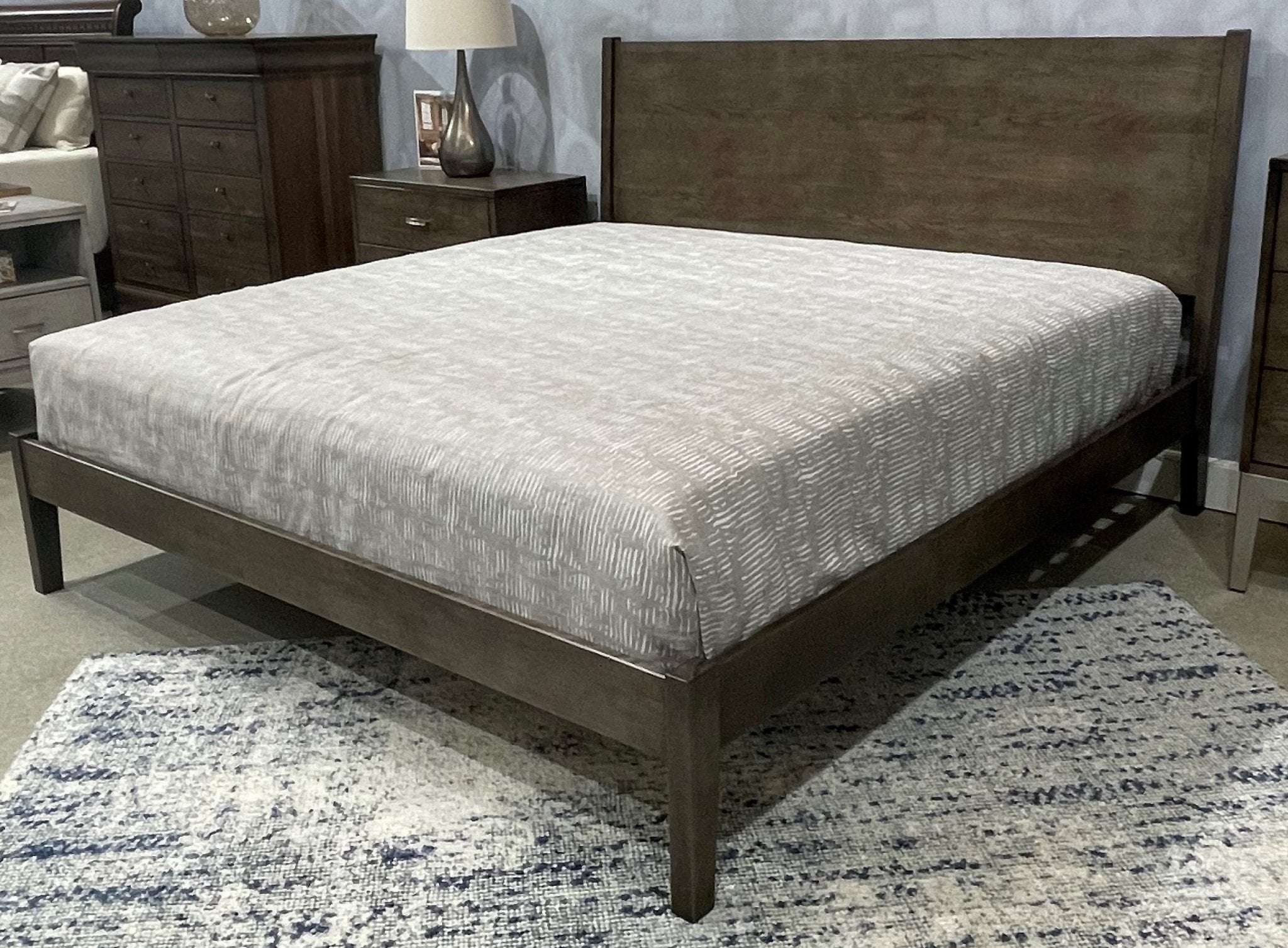 My StoreKing Common Platform Bed