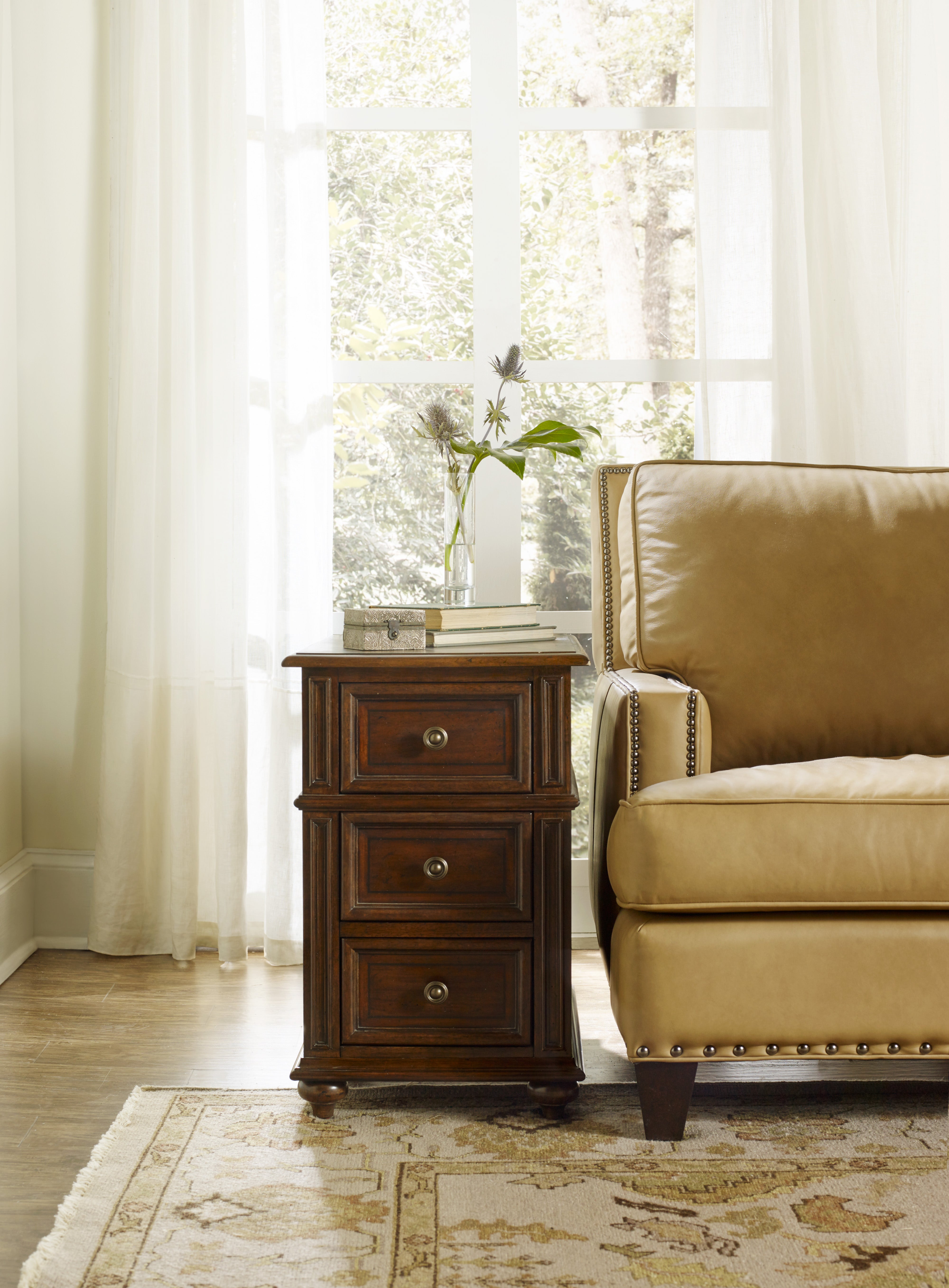 Leesburg Chairside Chest